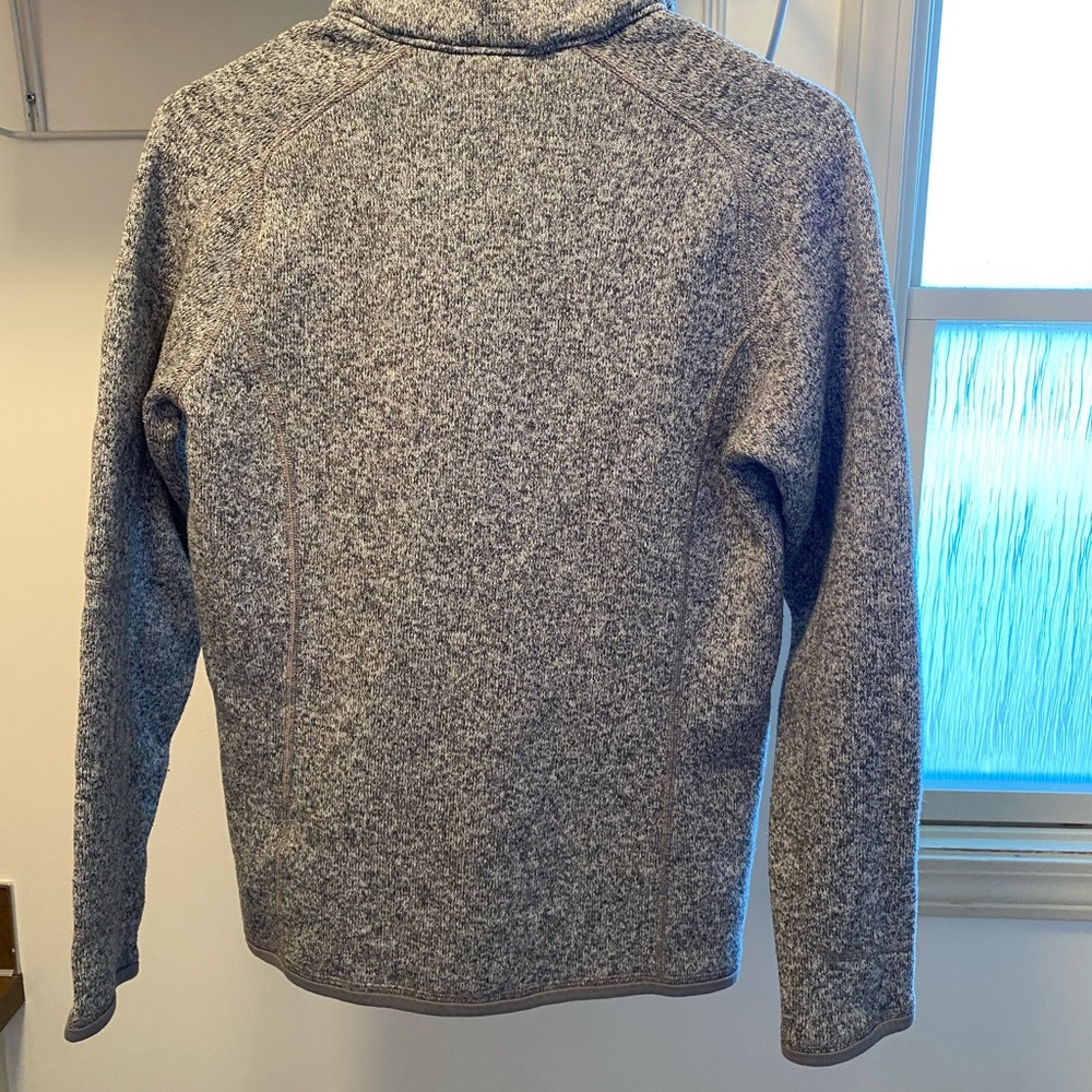 Patagonia Women's Heathered Gray Quarter Zip Jacket - Picture 4 of 5